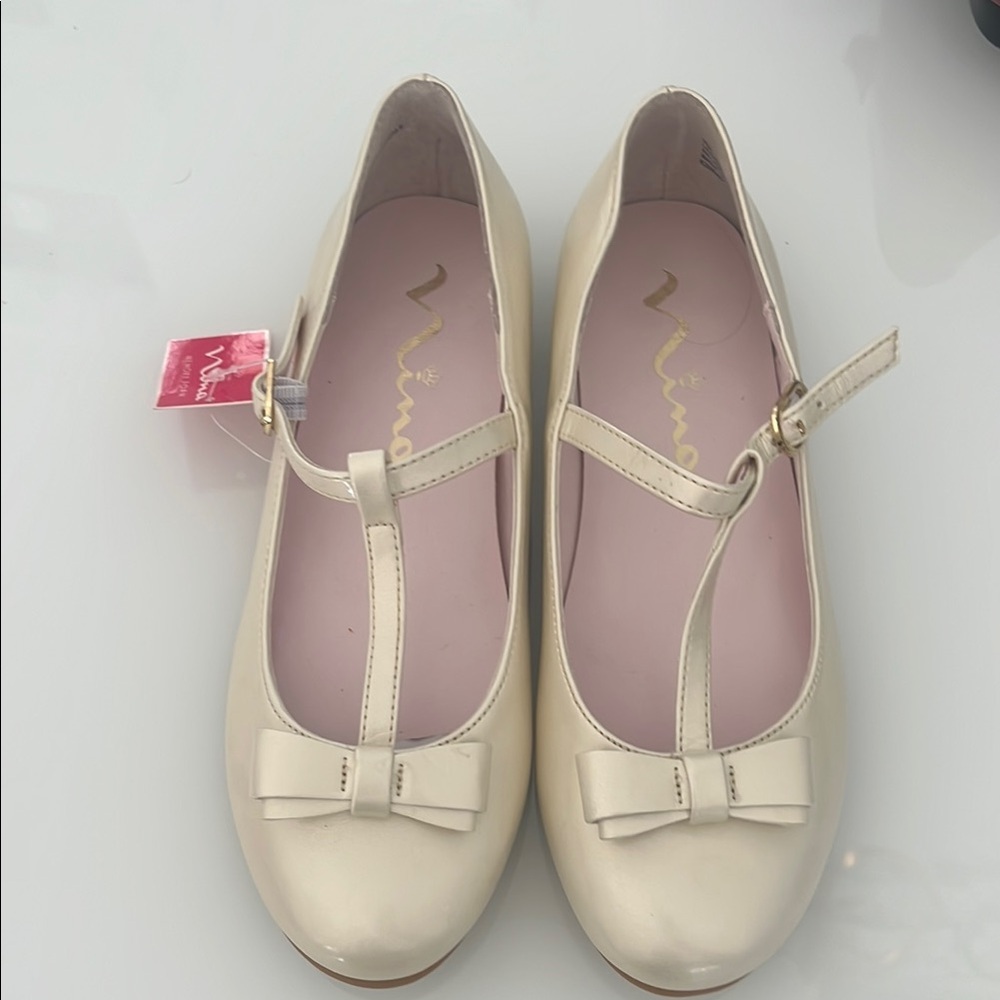 Nina Elegant Cream Bow Flats Brand New
